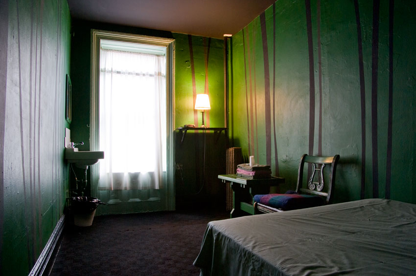 carlton-arms-hotel-archives-room-8B-geof-green-2006
